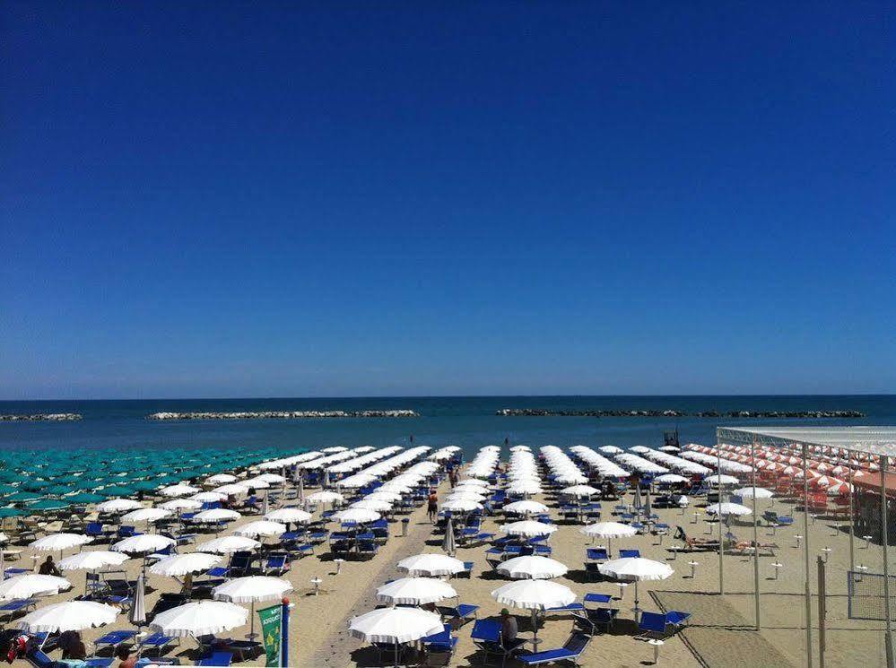Hotel Prater Cesenatico Exterior photo